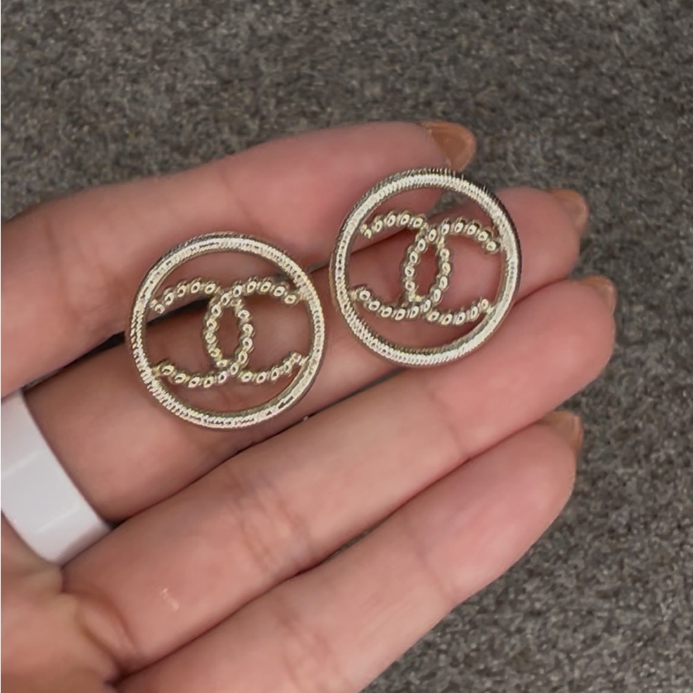 EUC Vintage Chanel Logo Gold Earrings - Picture 4 of 8